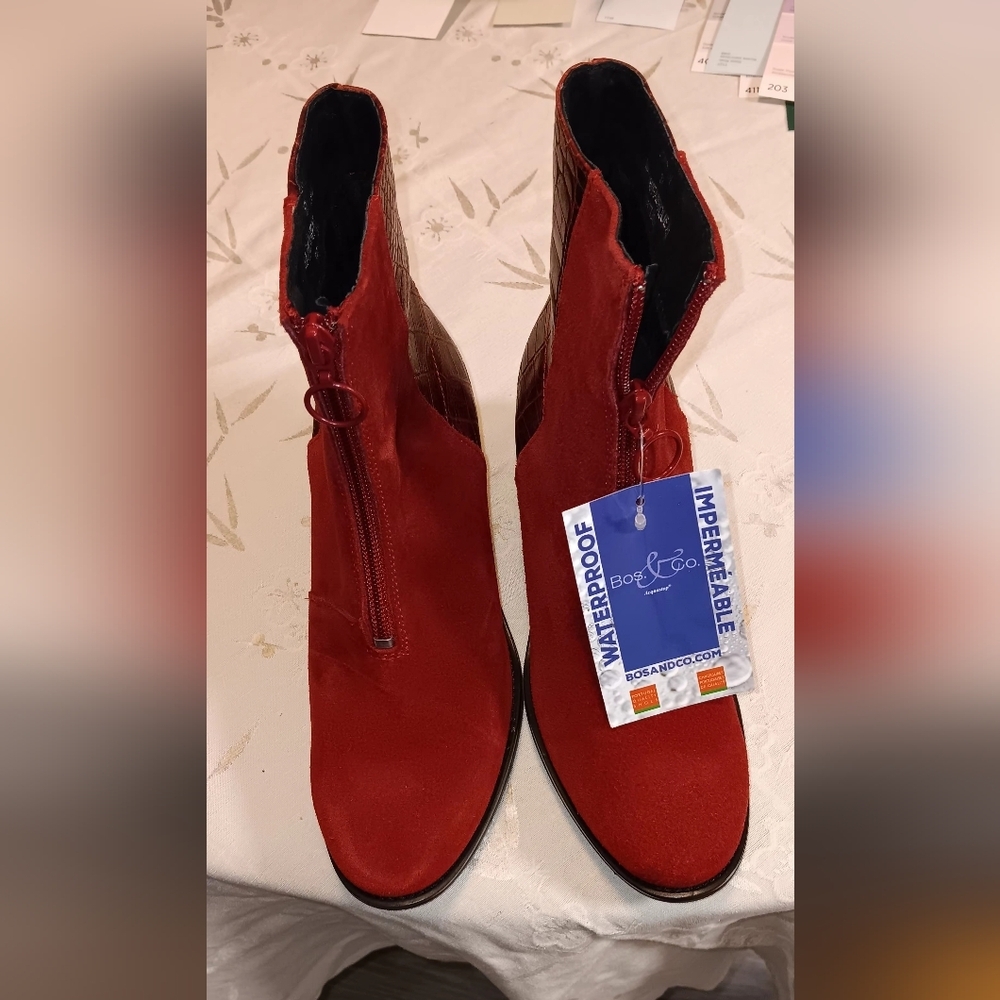 Boss and Co, Woman's Jordan Croco Print Bootie, NWT, Red, Size 6, 2" inch heel